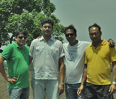 Sashi, Munna (Krishna), Babu (Soumyajit)