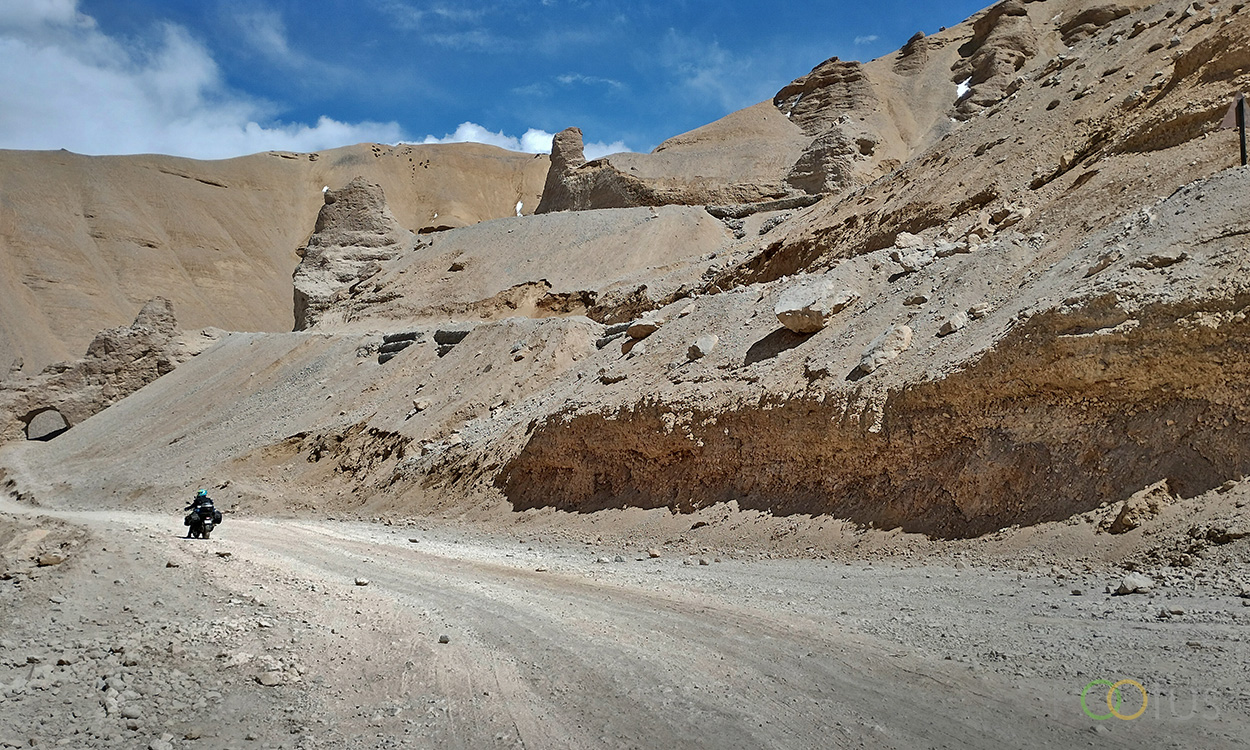 No road zone - Just before Pang 