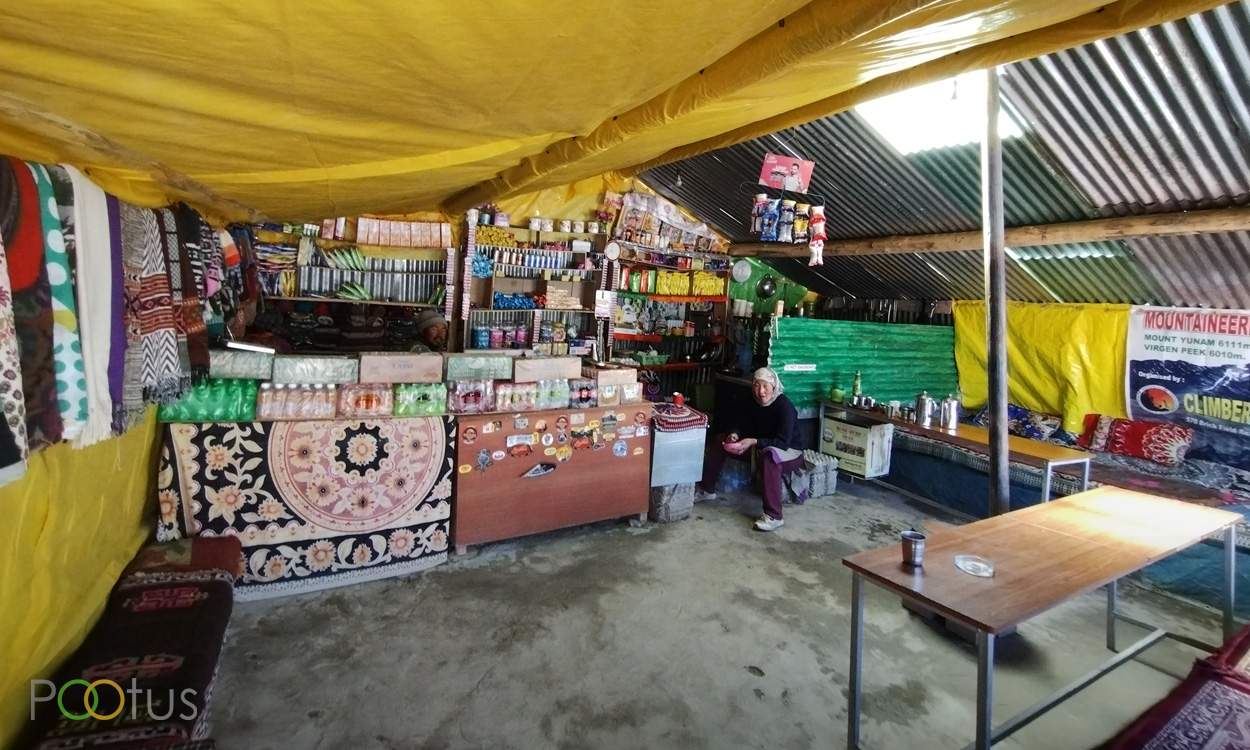 The supermarket at Sarchu